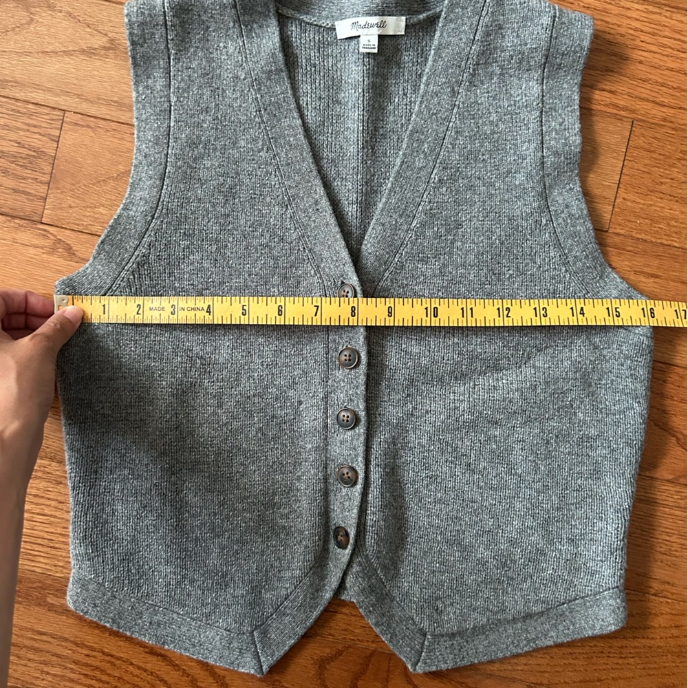Madewell Gray V-Neck Button Front Knit Vest - Picture 4 of 4